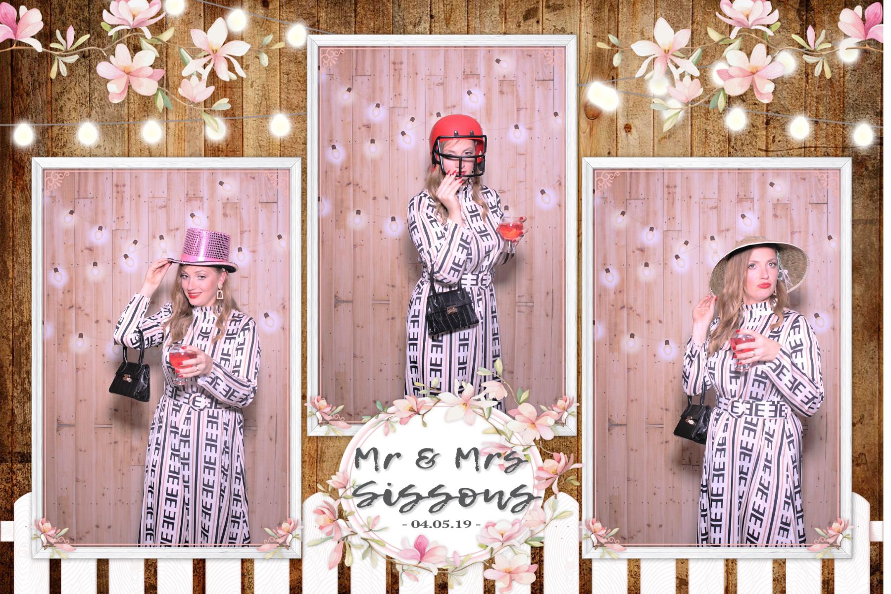 Mr and Mrs Sissons | View more photos from the event at gallery.blissbooth.co.uk/u/BlissBooth/Mr-and-Mrs-Sissons